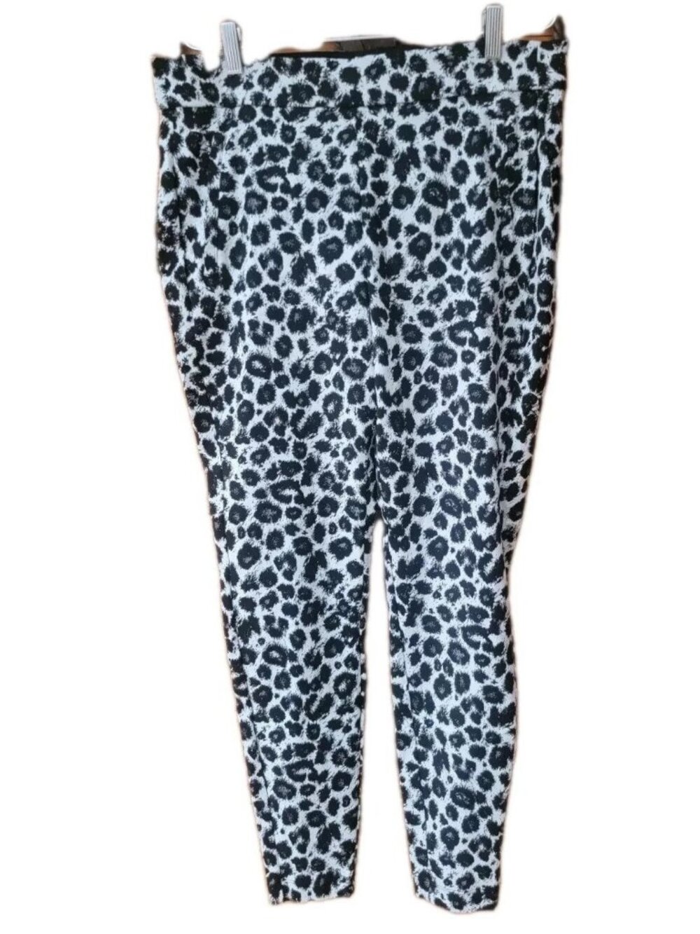 4X Lane Bryant full length animal print pull on pants size 4X with 29 inseam